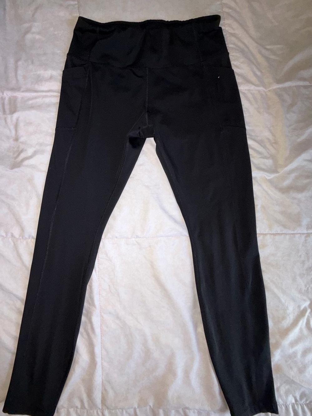 High-Waist Black Workout Leggings with Side Pockets L